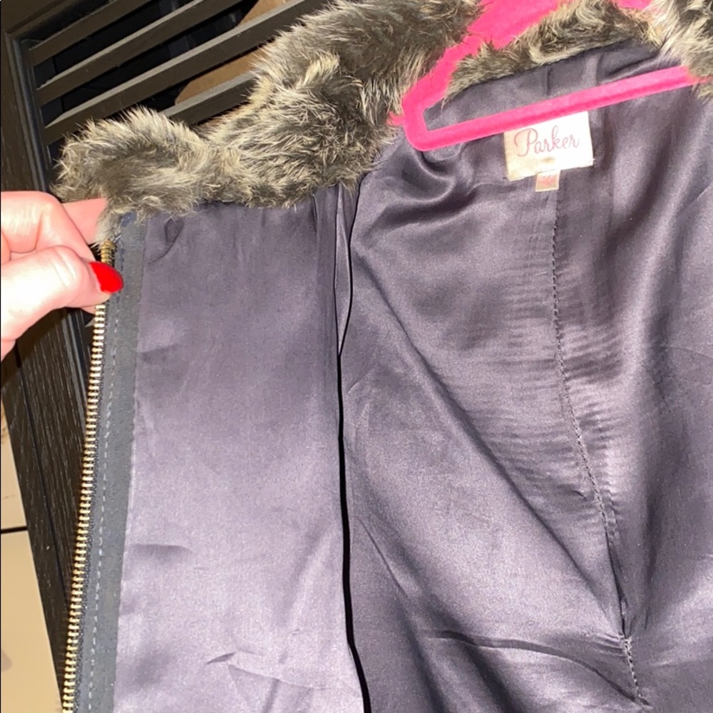 USED**PARKER XS REAL FUR COAT**WELL TAKEN CARE OF. - Picture 2 of 7